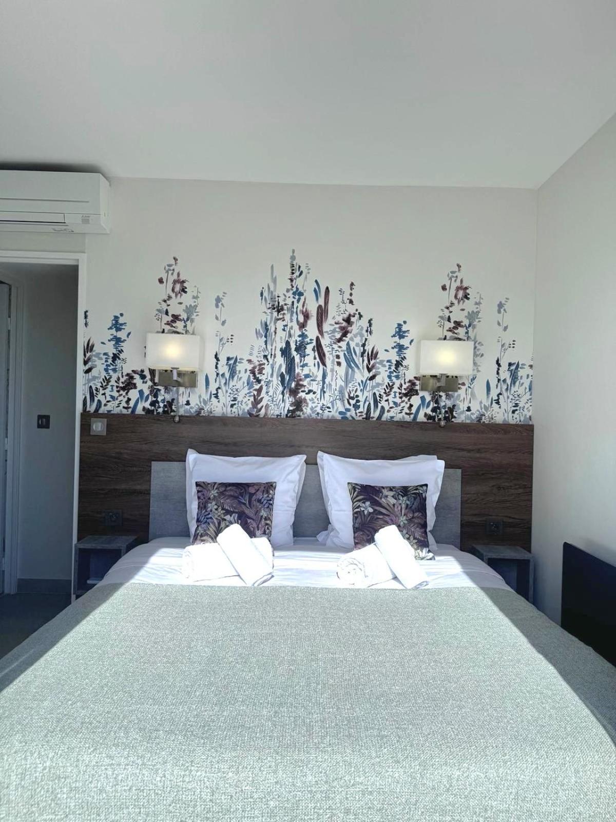 Penthouse Vue Mer Avec Rooftop,Jacuzzi,Et Parking Prive Antibes Exteriör bild